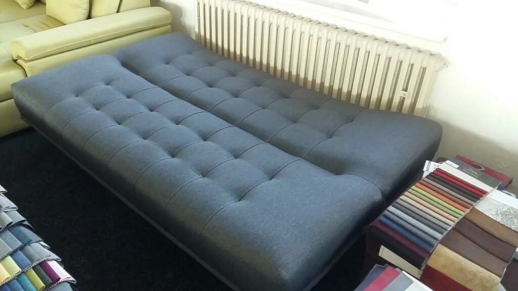 Štýlová rozkladacia pohovka s úložným priestorom - 2