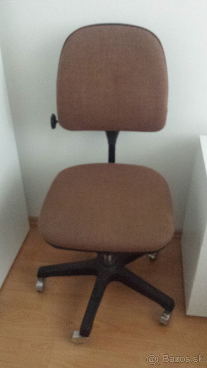 Stolík pod TV + stolička - 2