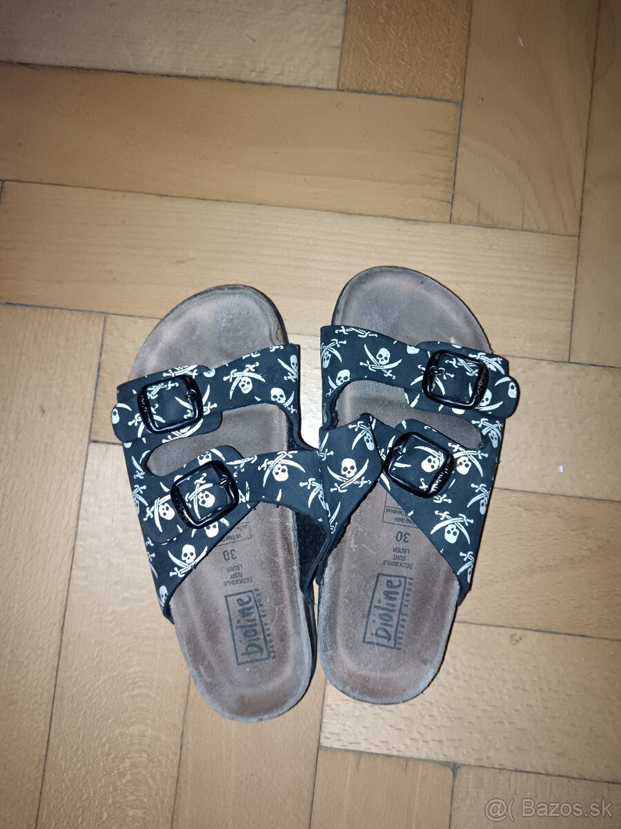 Kvalitné šľapky pre chlapca - 2