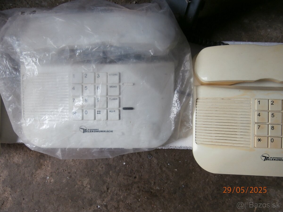 Analogové telefony Panasonic a Tesla. - 2