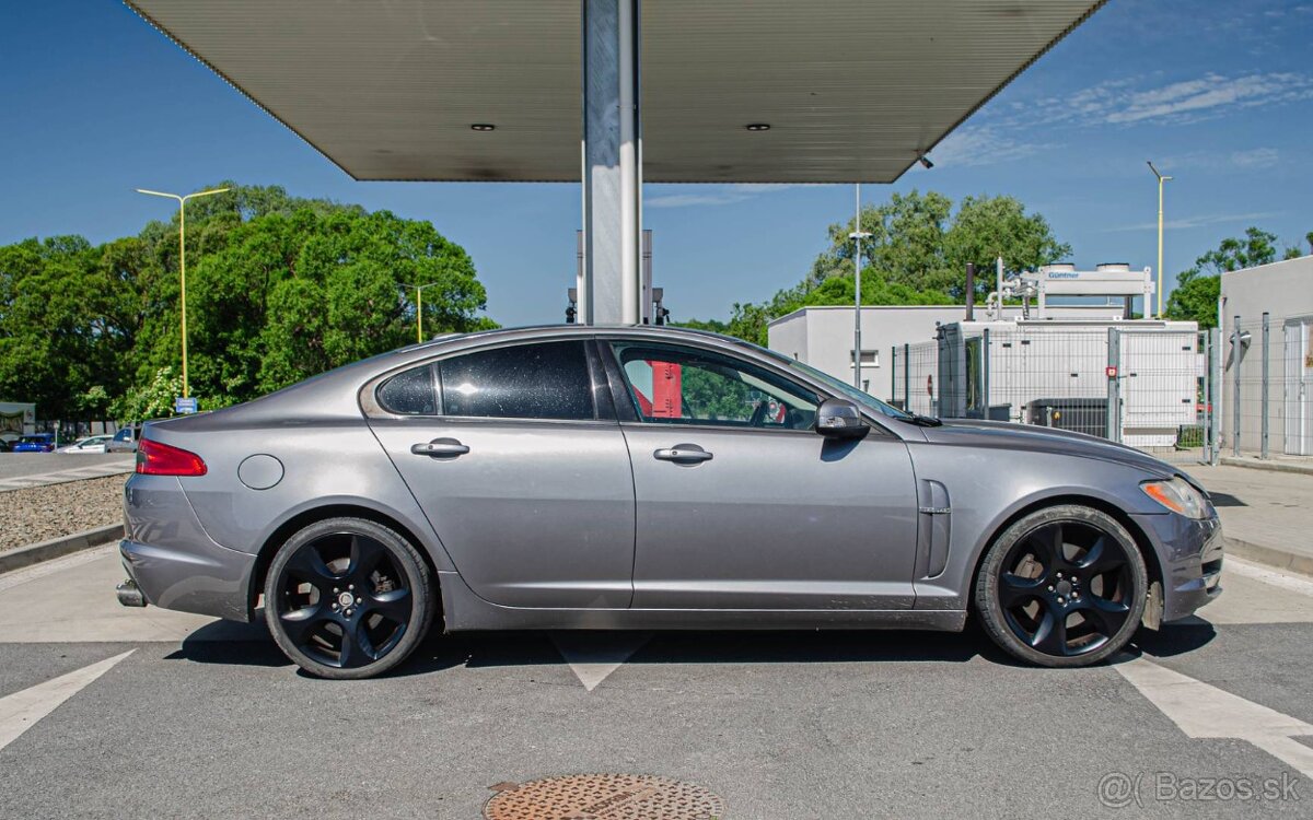 Jaguar XF 4.2 SV8 306kw - 2
