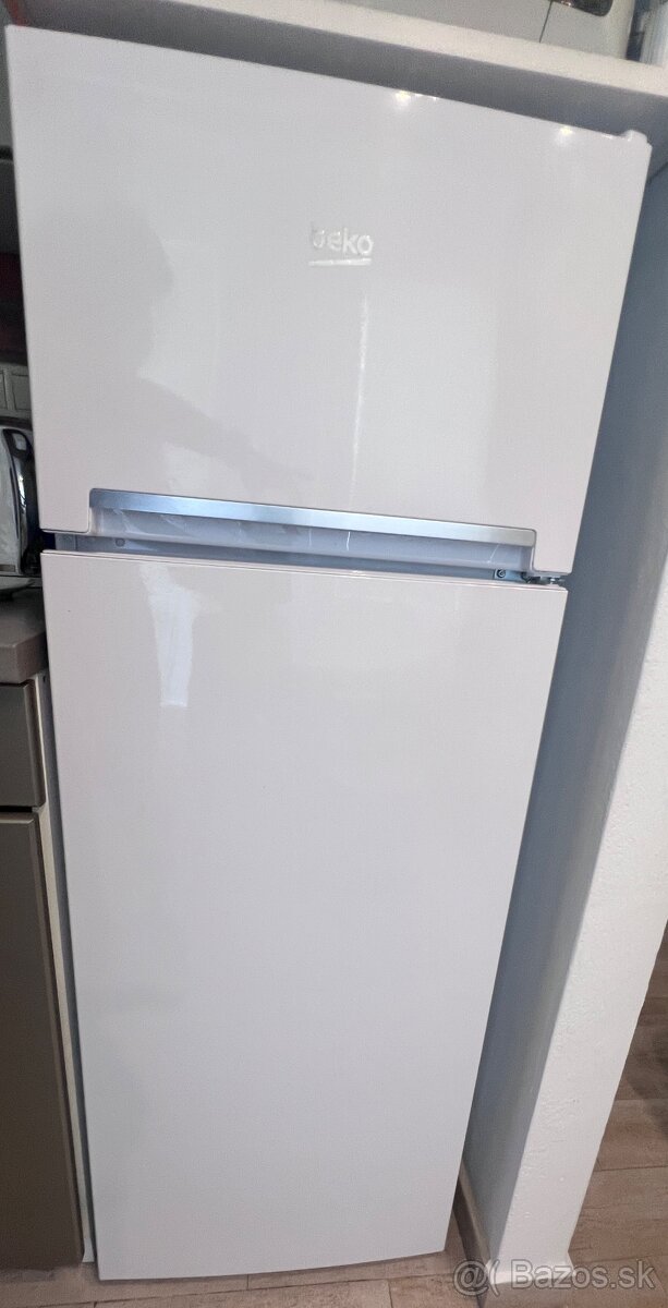 Chladnička s mrazakom Beko - 2