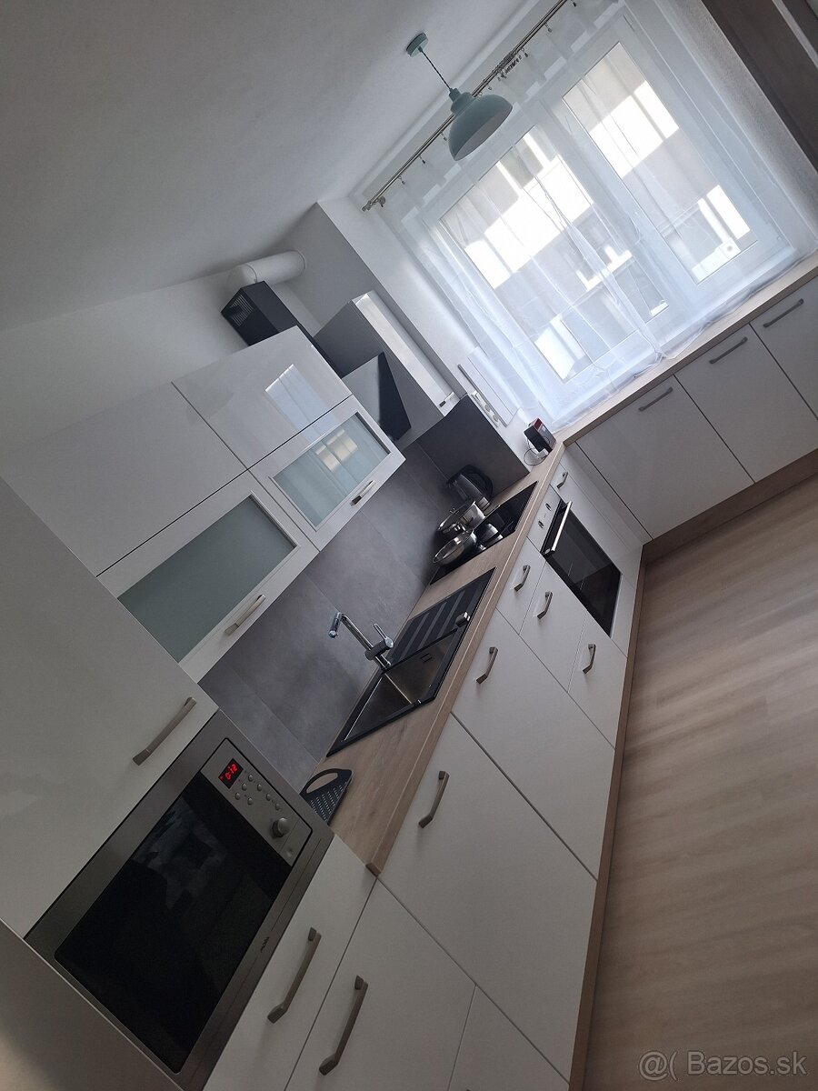 Prenájom 2-izbového bytu s podzemným státim Trenčín - 2