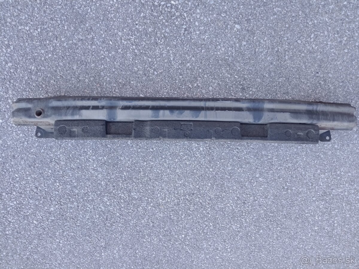 Volkswagen passat b6 vystuha zadneho naraznika - 2