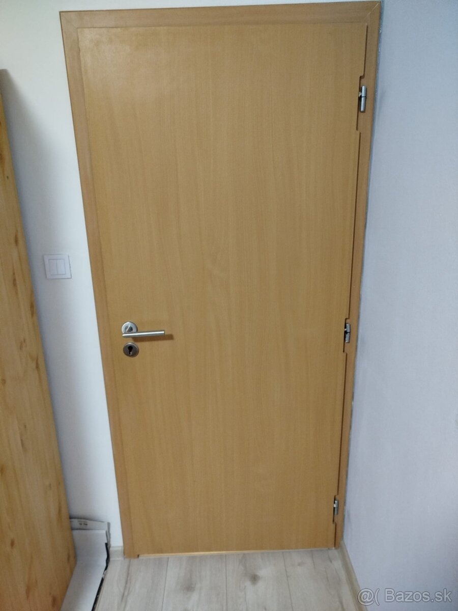 3x dvere + obložkové zárubne - 2