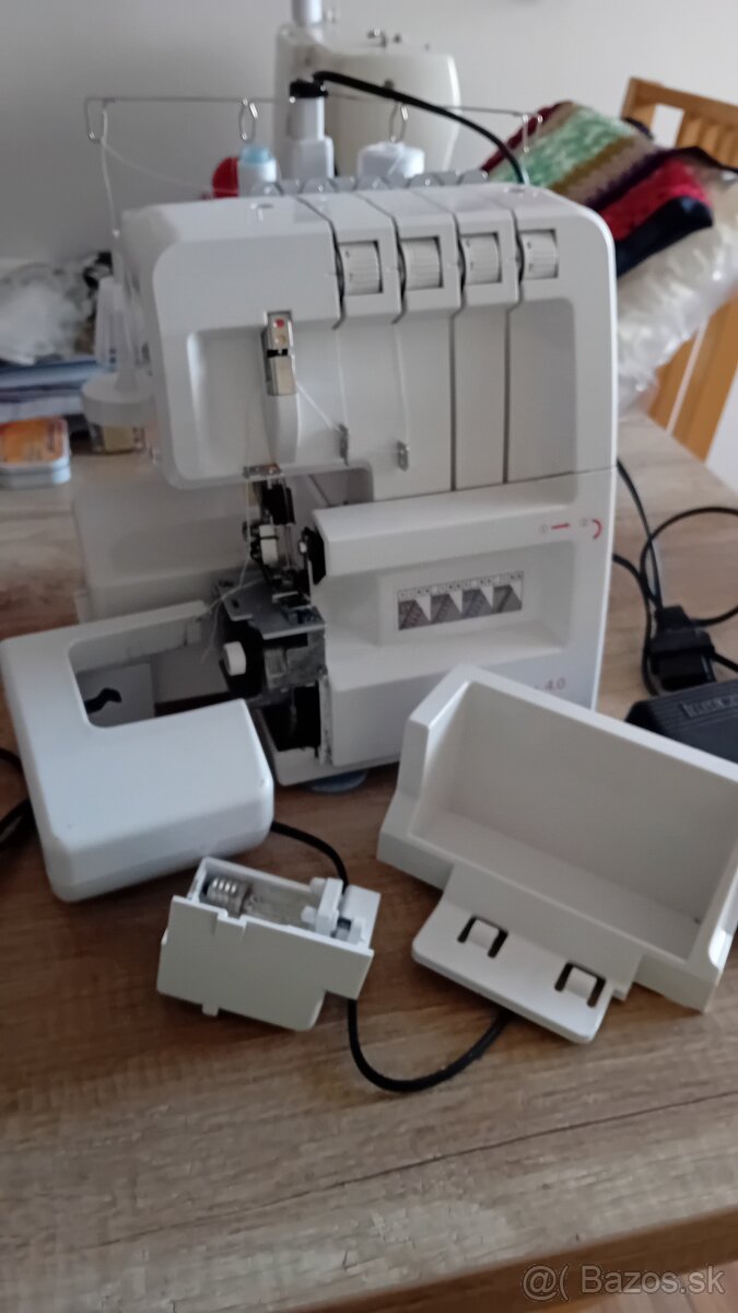 Predám 4nitny owerlock - 2