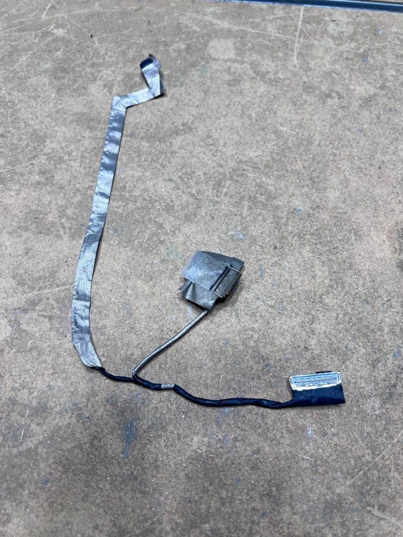 Predám použitý LVDS Flex kábel pre Dell Latitude 5400. - 2