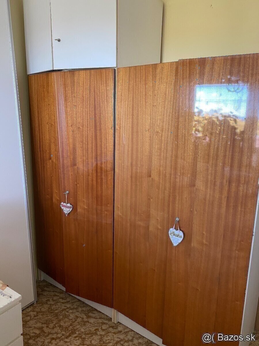 Šatníková skriňa - 2