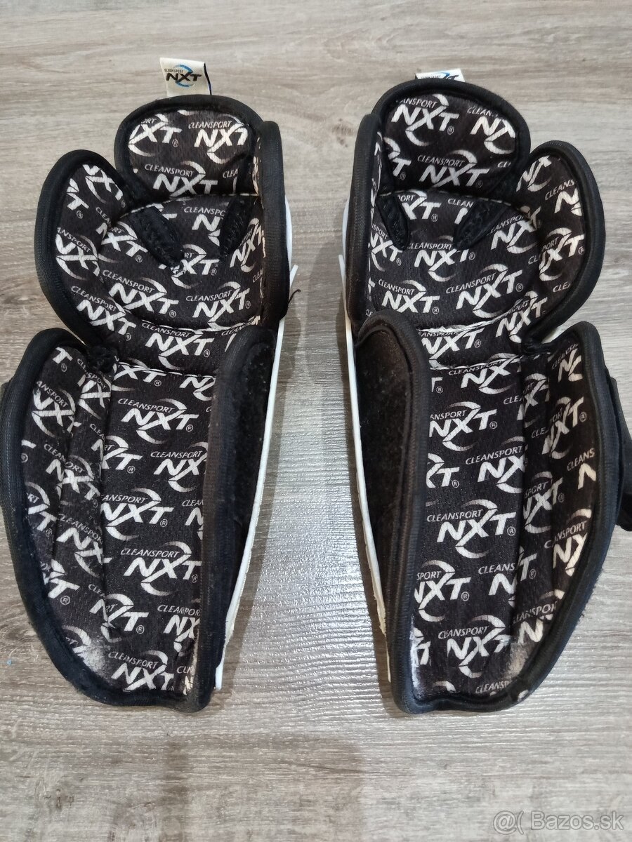 Chránič holene WinnWell GX4 9", 23cm - 2