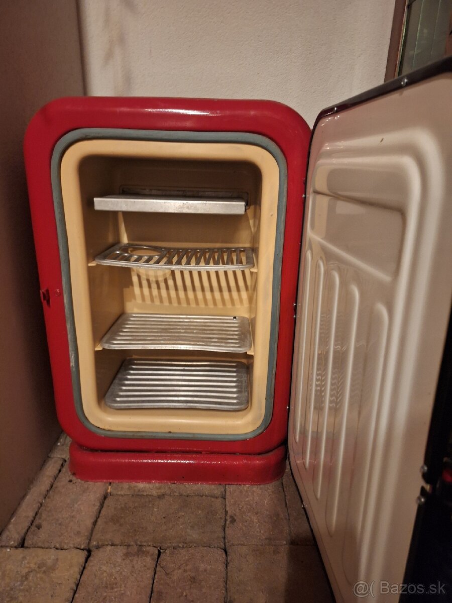Retro chladnička - 2