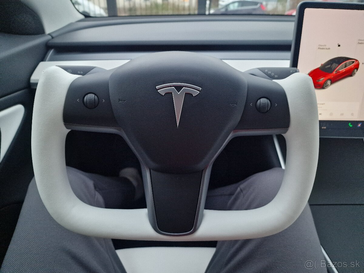 Predám volant Yoke a laktovu opierku na tesla model 3 a Y - 2
