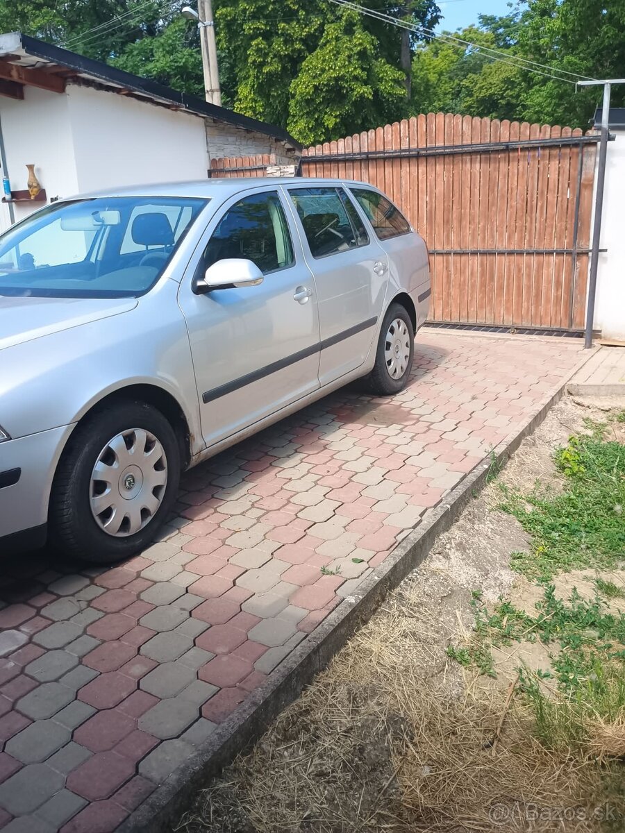 Škoda Octavia - 2