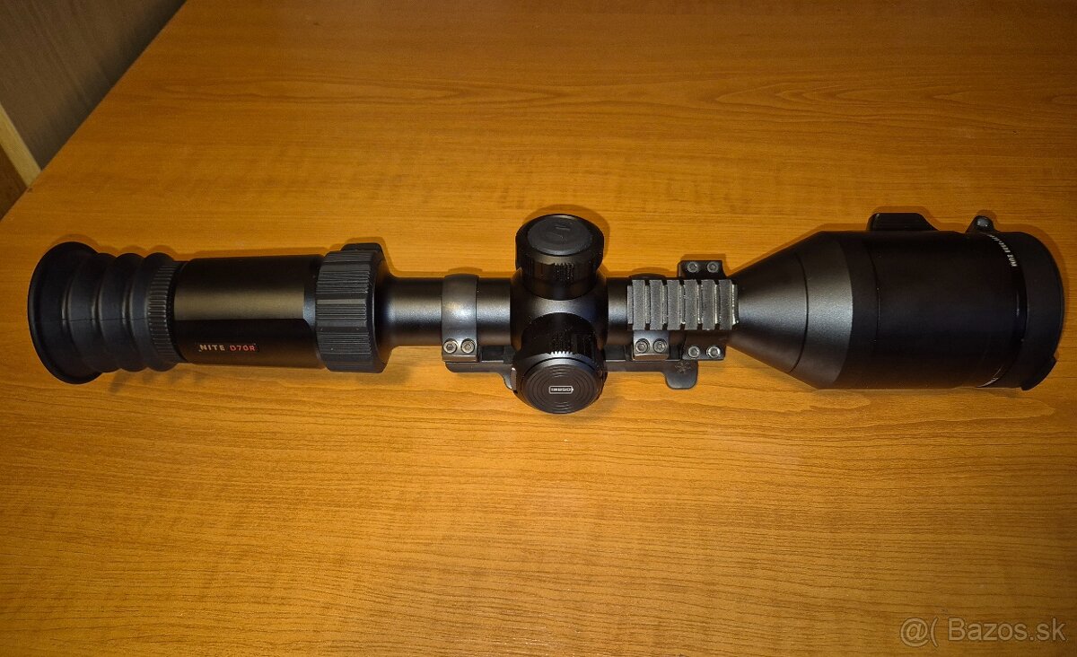 Nocpix Nite D70R s prísvitom Venator - 2