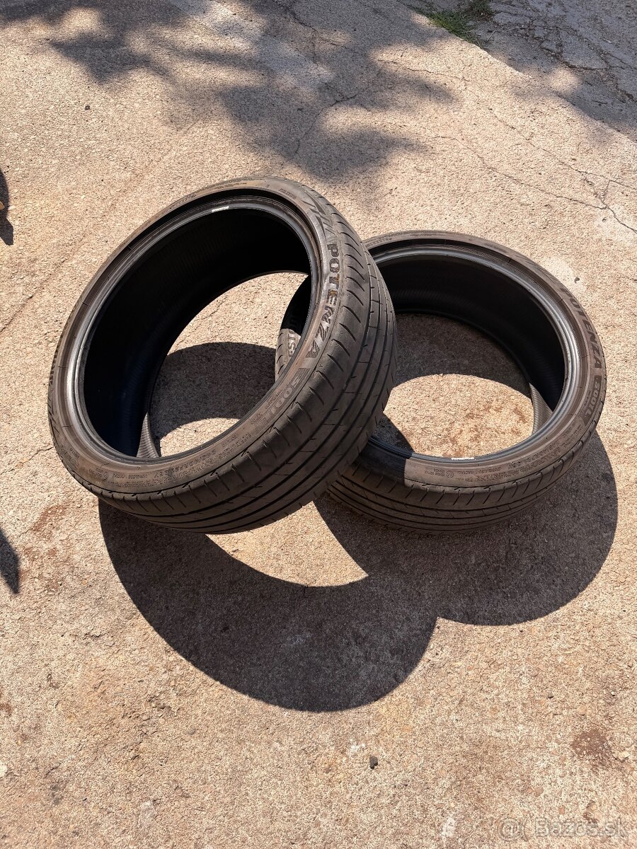 Pneu 245/40R21 - 2