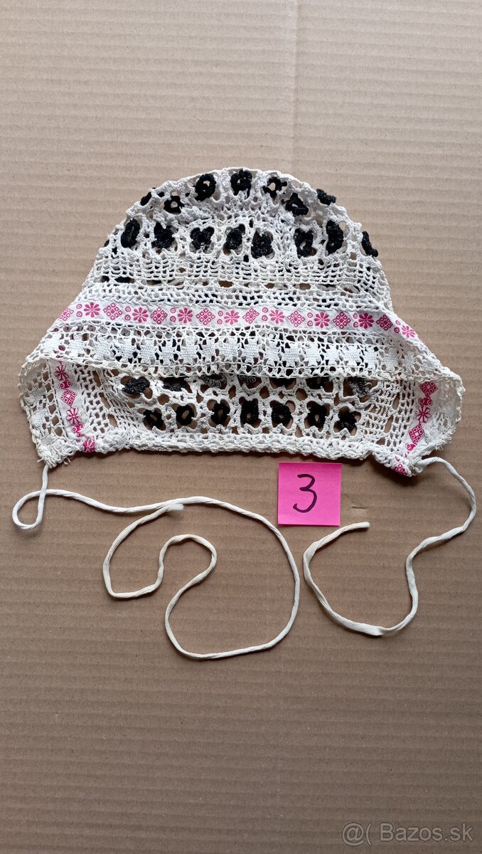 Ľudové čepce... súčasť kroja... - 2
