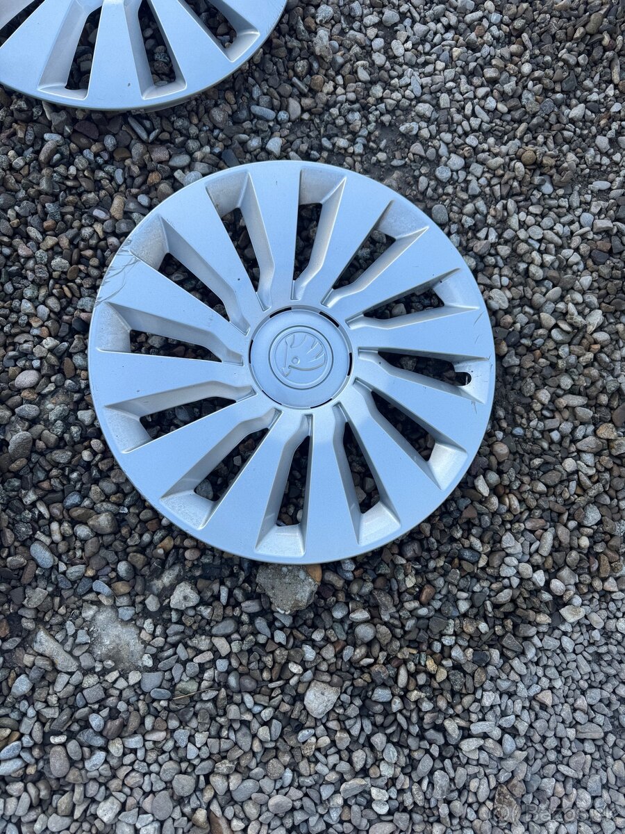 Original skoda puklice r16 - 2