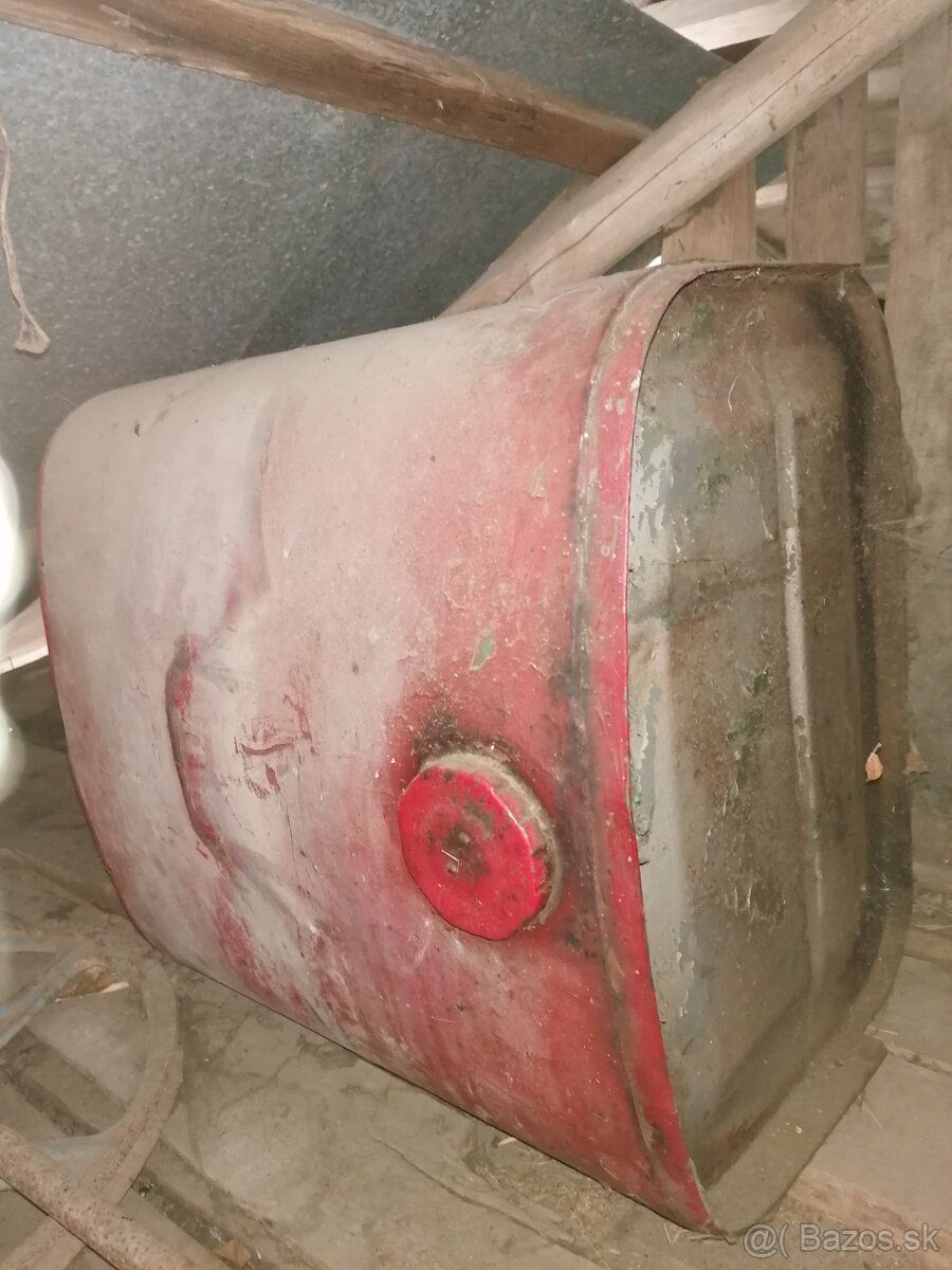 Predám nádrž Zetor - 2