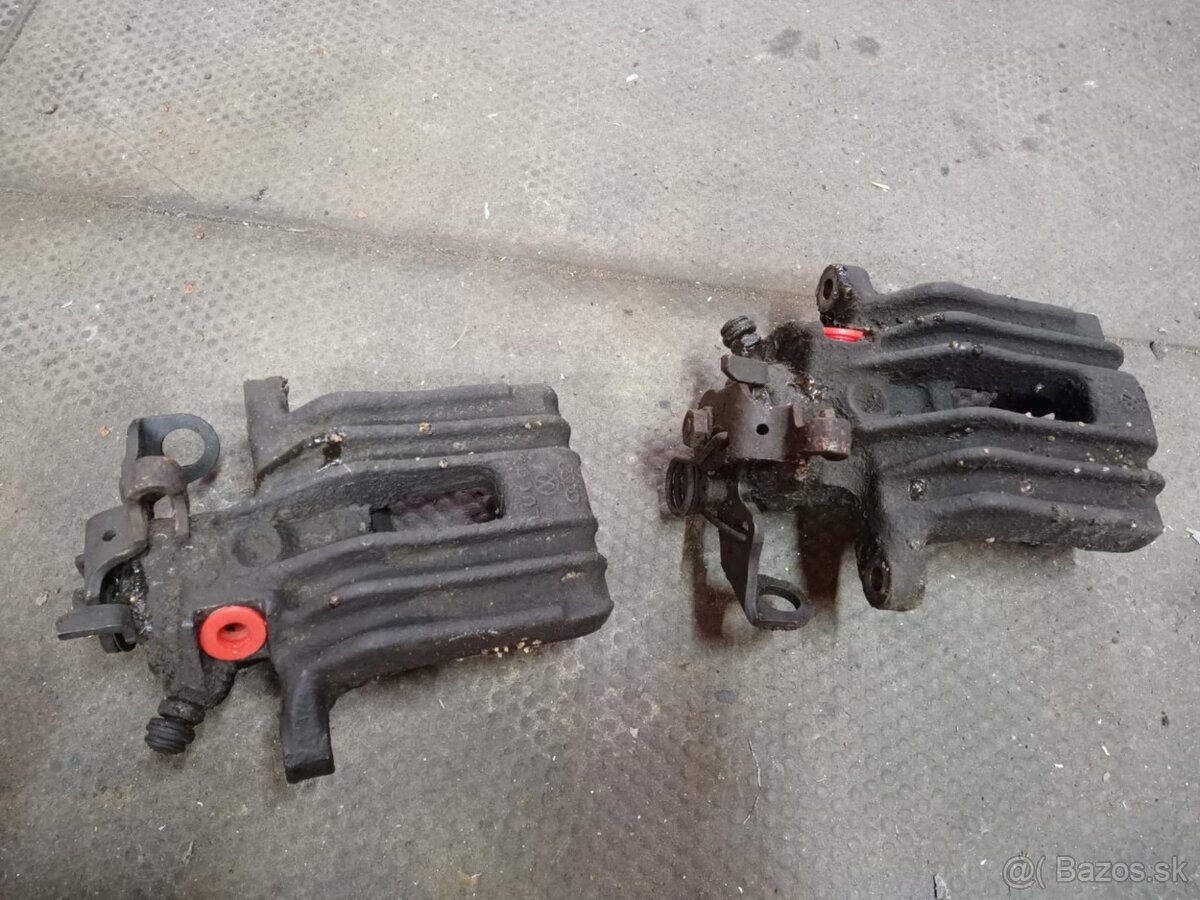 Zadné brzdové strmene golf 4, octavia 1, audi A3,Leon 1 - 2