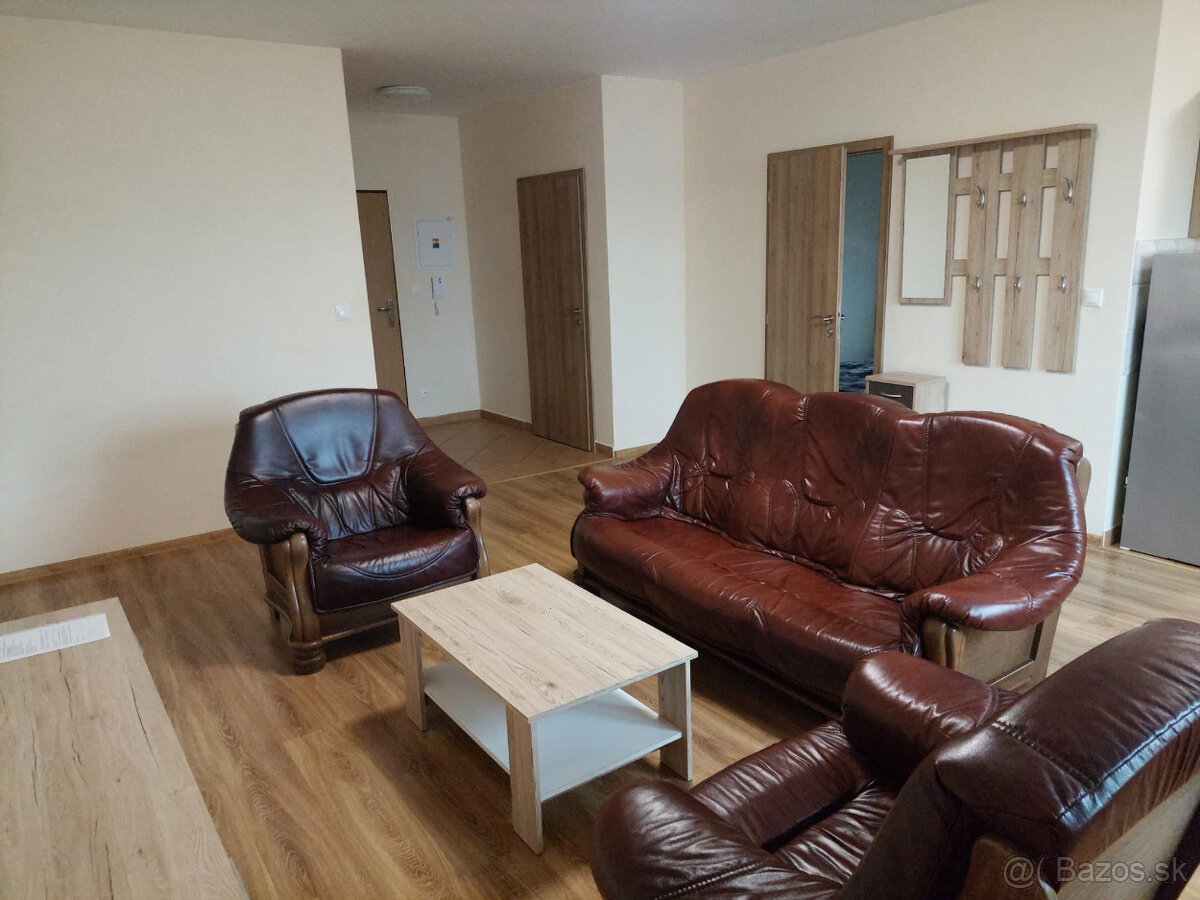 PREDAJ MENŠÍ 3 - IZBOVÝ BYT UL. KAMENNÁ - 2