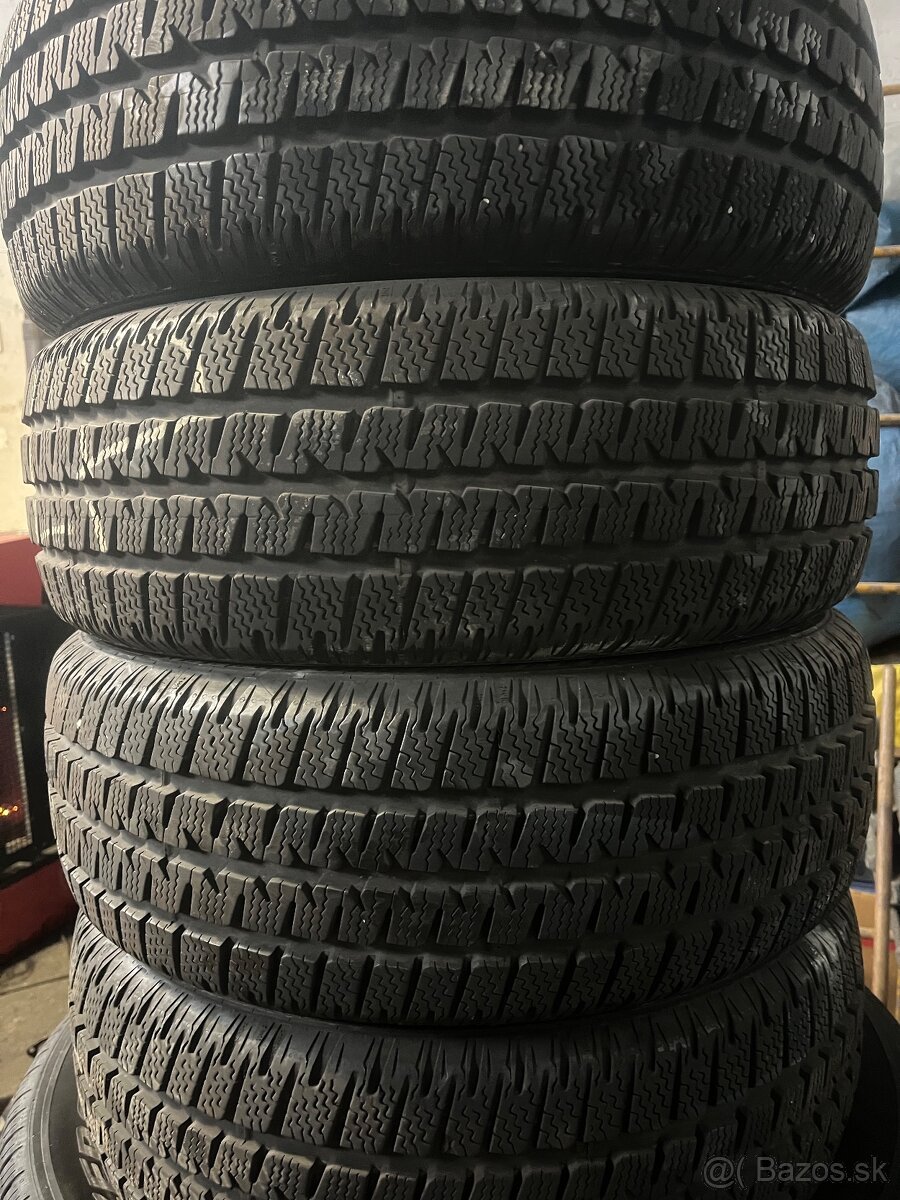 Zimne gumy 195/60 r16c - 2