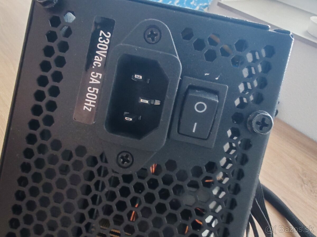 ZDROJ EVOLVEO PTERO GAMIN G750 Black - 2
