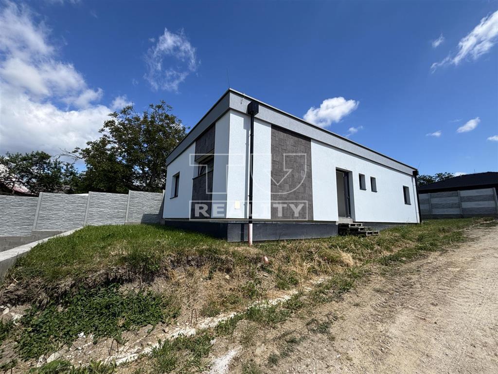 EXKLUZÍVNE IBA U NÁS MODERNÝ 4-IZBOVÝ RODINNÝ DOM DEŽERICE - 2