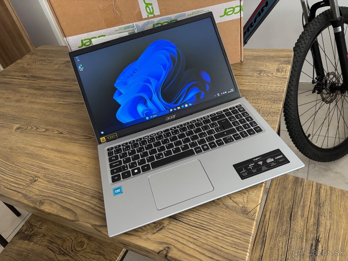 15.6"/Acer/Notebook/4GB RAM DDR5/128GB NVMe SSD/Intel HD 2G - 2