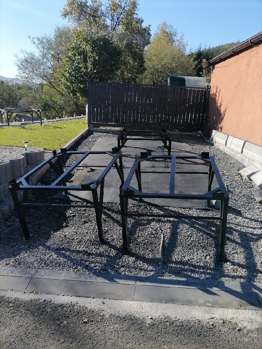 Stojan na 1000l nádrž. - 2