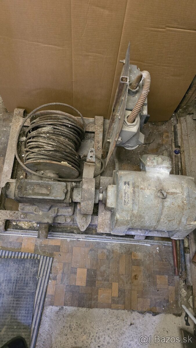 Stavebný naviják - 2