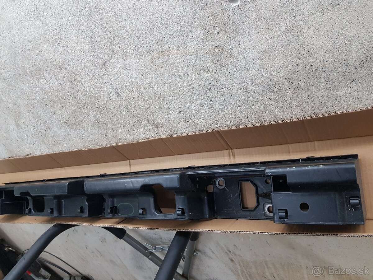 Vw T6 zadná výstuha - 2