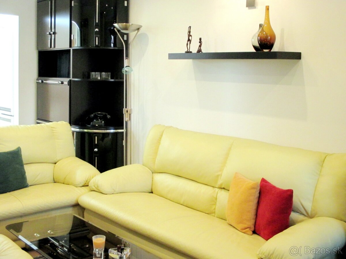 Kožená sedačka 3+2+2 taburetky - 2