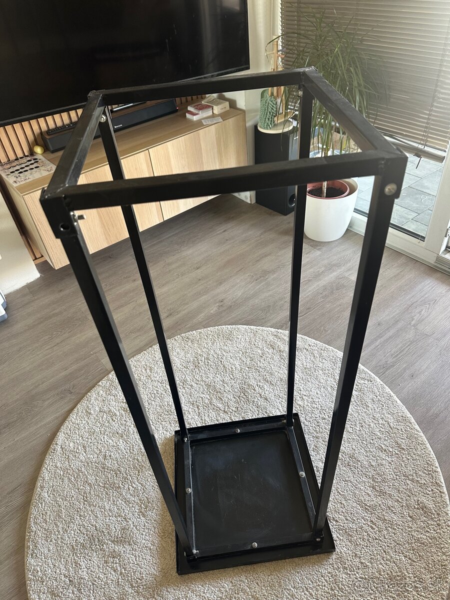 Stojan/kos na drevo ku krbu - 2