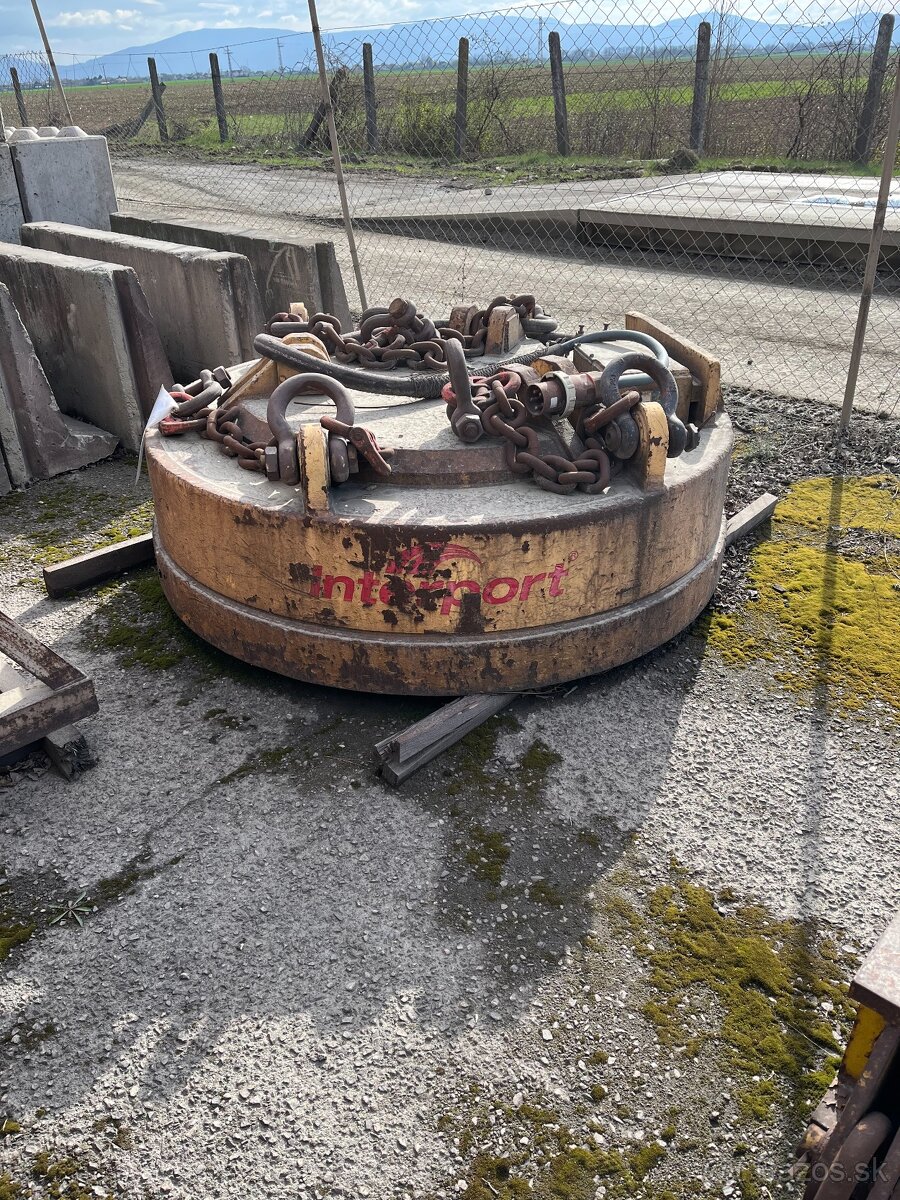 Zdvíhací magnet / manipulačný magnet na kov - 2