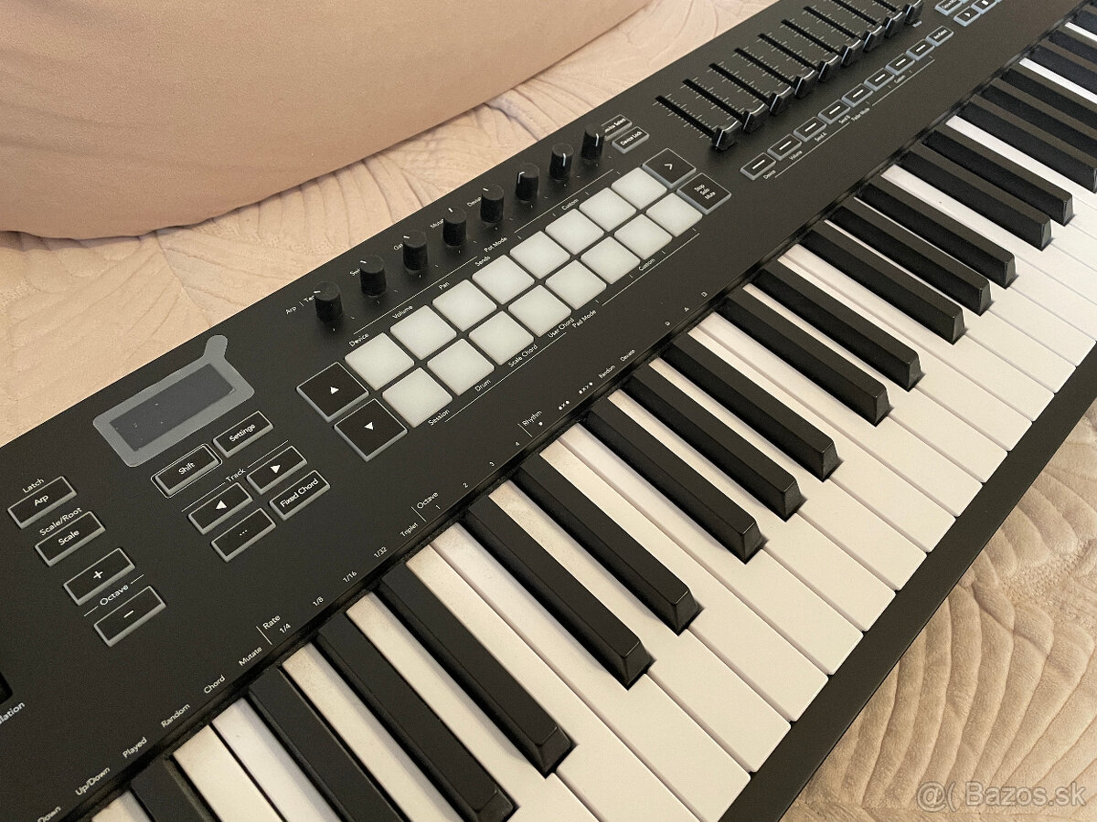 Novation Launchkey 88 MK3 MIDI keyboard - 2
