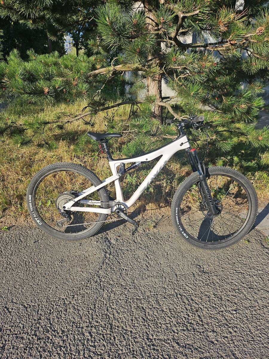Karbónový bicykel Sava - 2