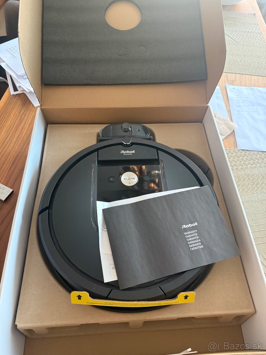 Robotický vysávač iRobot Roomba 981 (S krabicou a dokovacou - 2