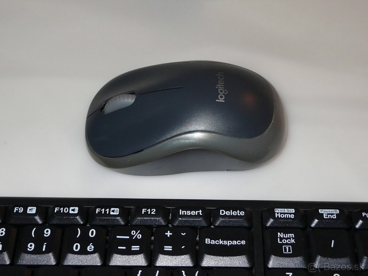 Predám bezdrôtovú klávesnicu a myš Logitech - 2