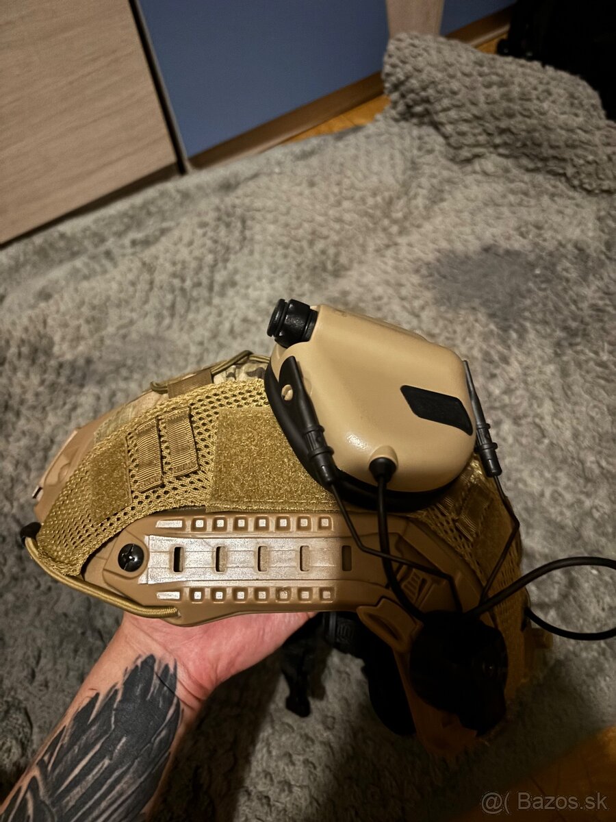 Taktická helma fast + earmor m31 - 2