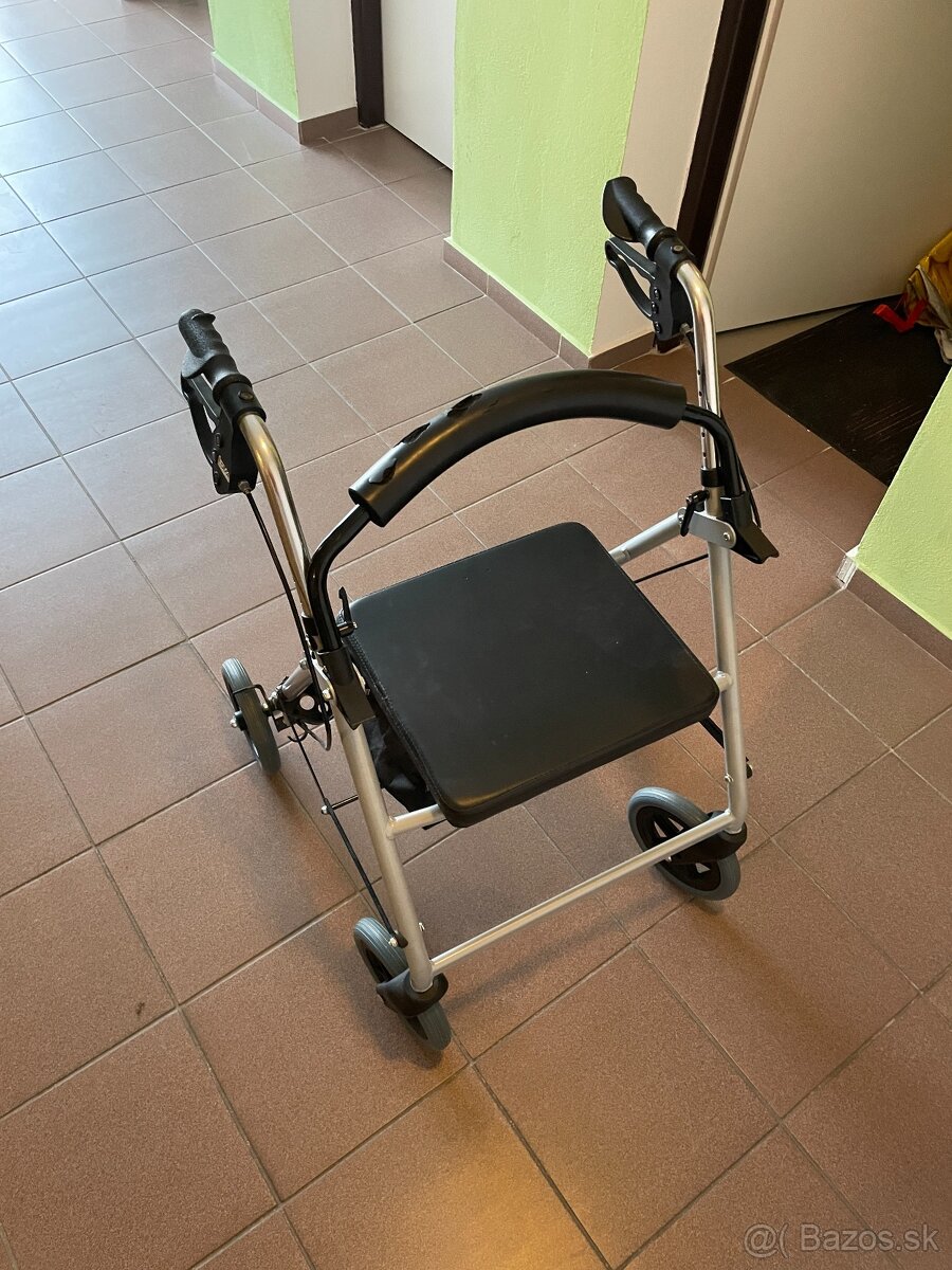 Chodítko - Rolator pre seniorov - 2