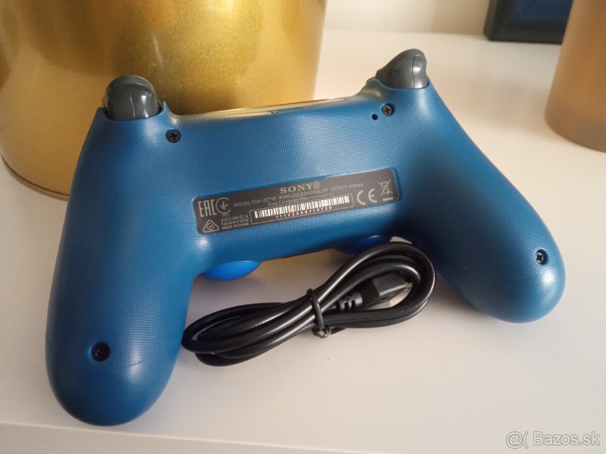 PS4 ovládač - 2