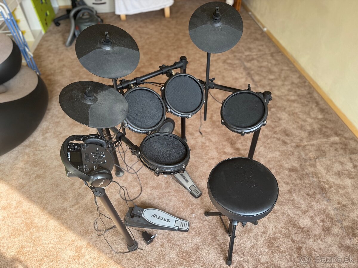 Elektronické bubny Alesis + stolička - 2