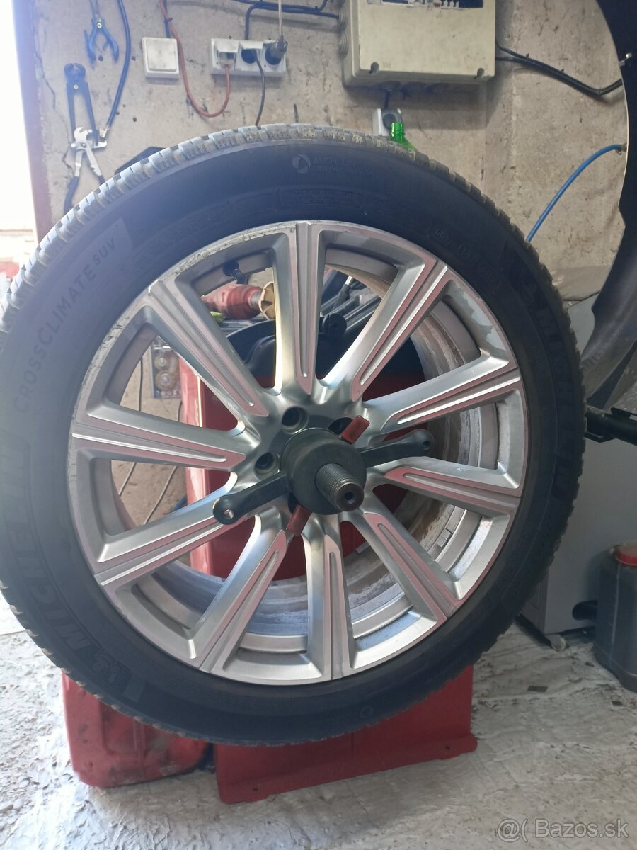 Vyvažovačka kolies W-200 - 2