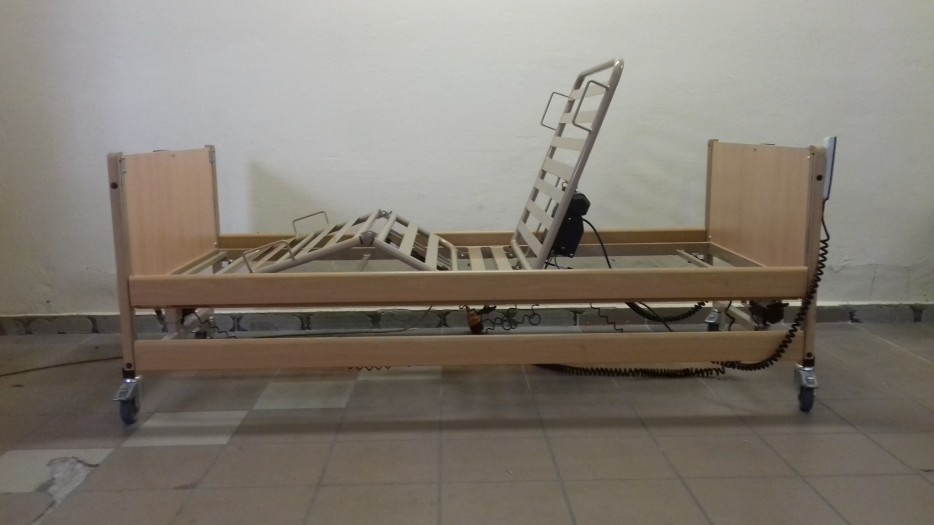 Polohovateľná posteľ pre imobilných - 2