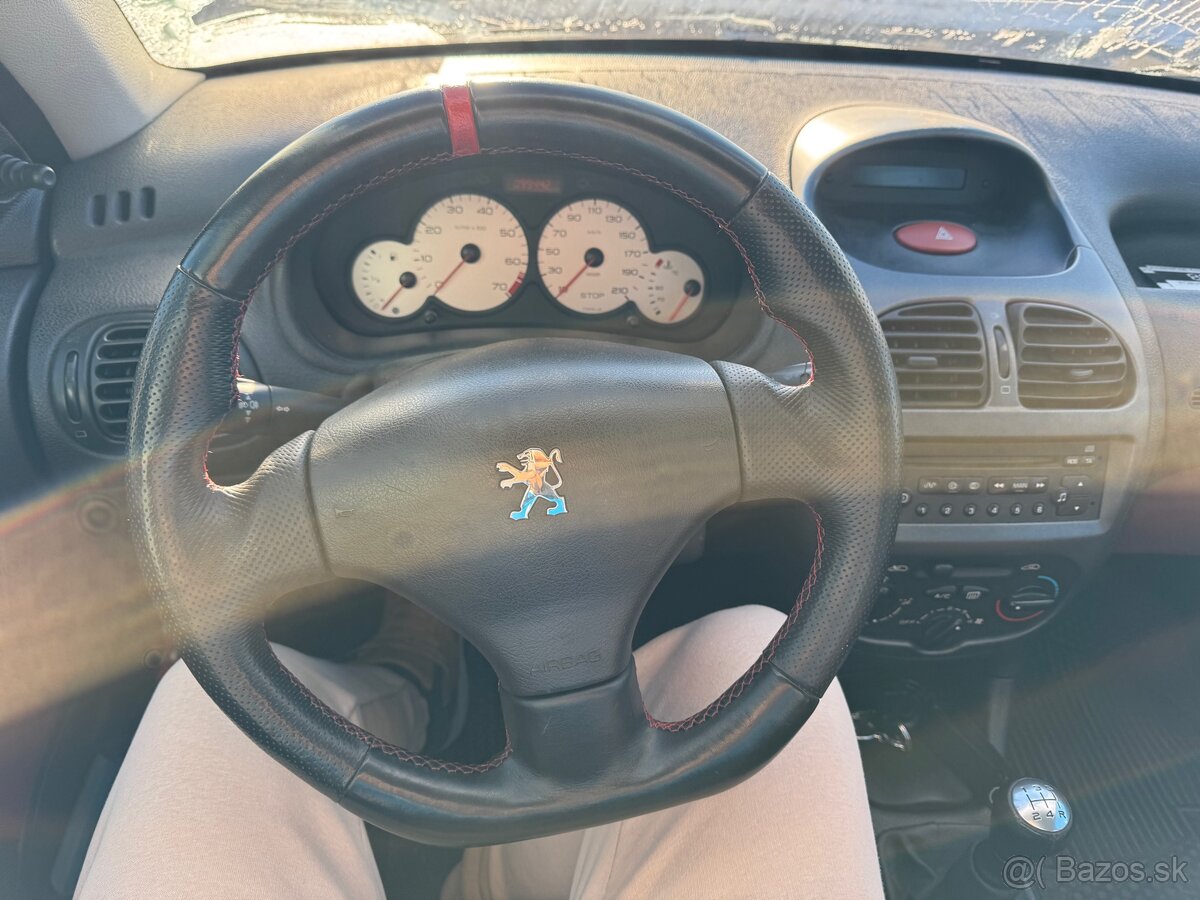 PEUGEOT 206 1.4i - 2