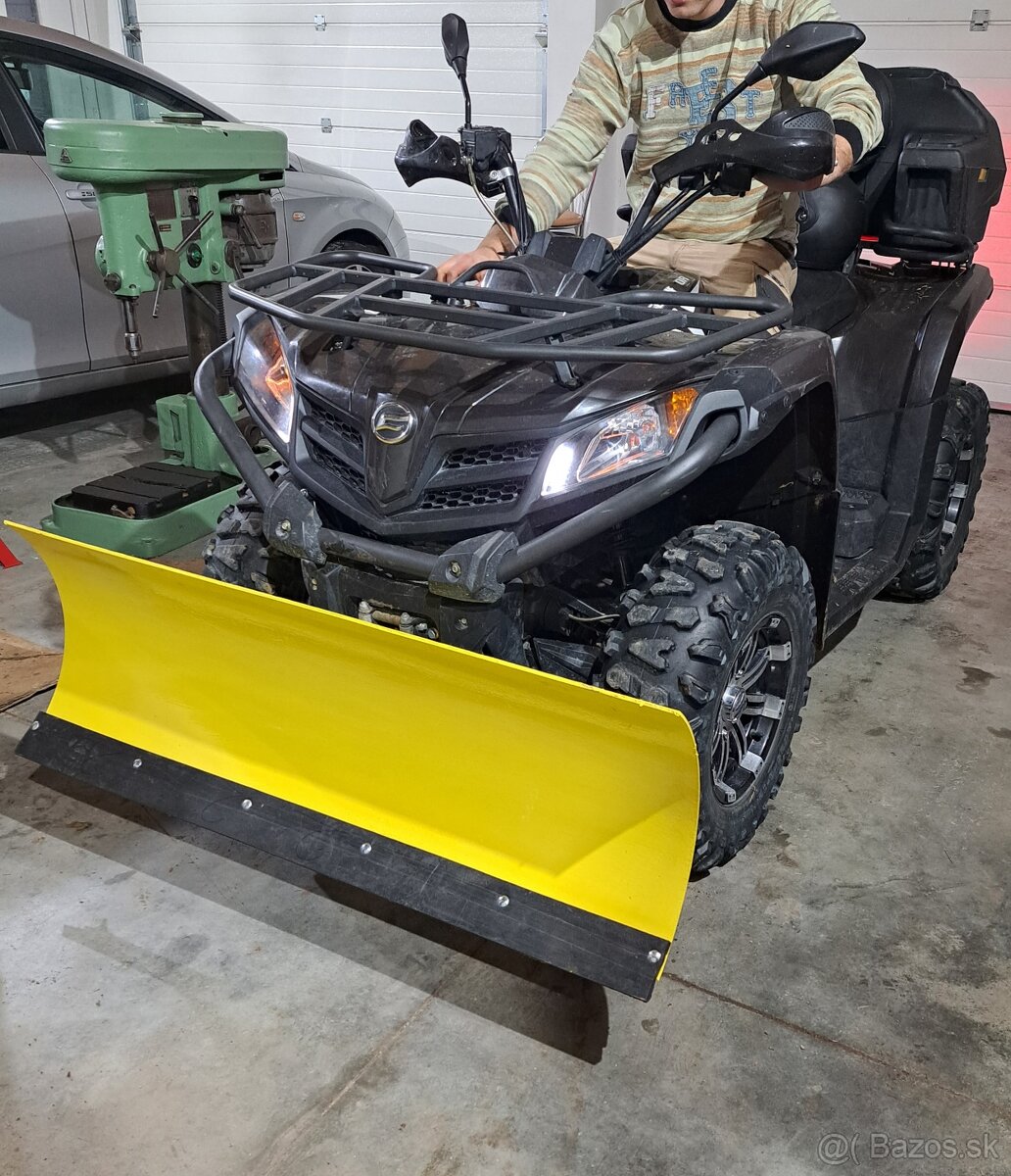 Snežný pluh na štvorkolku - 2