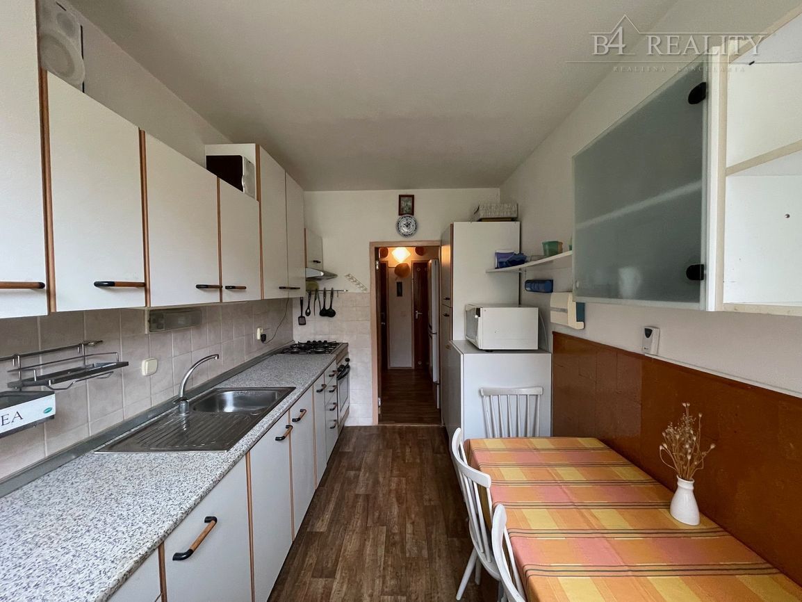 3 izbový byt, 68 m2 + priestranná presklená lodžia, Bazovské - 2