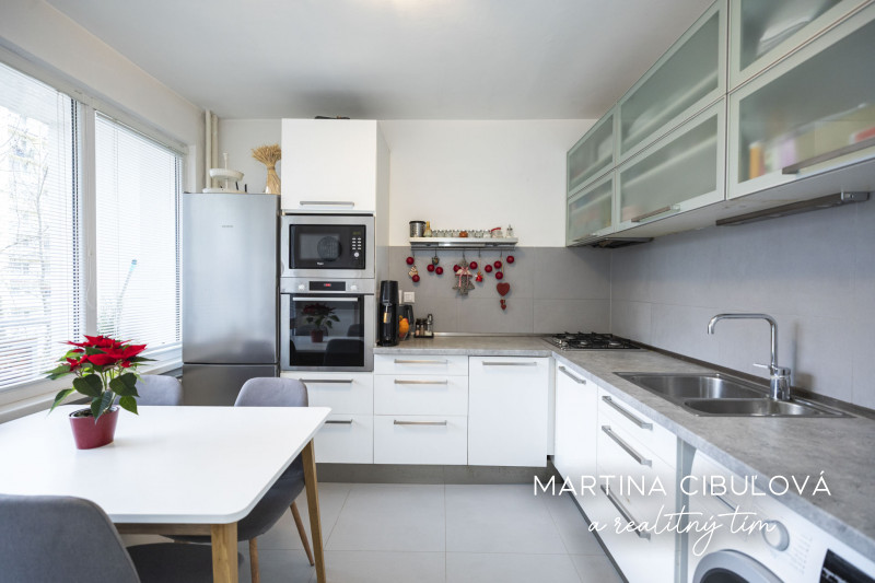 Na predaj je 3-izbový byt, TOP lokalita THK – Banská Bystric - 2