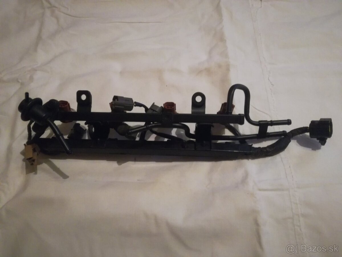 Mazda 323 BG 1.6i r.v.1991 - vstrekovače Denso - 2