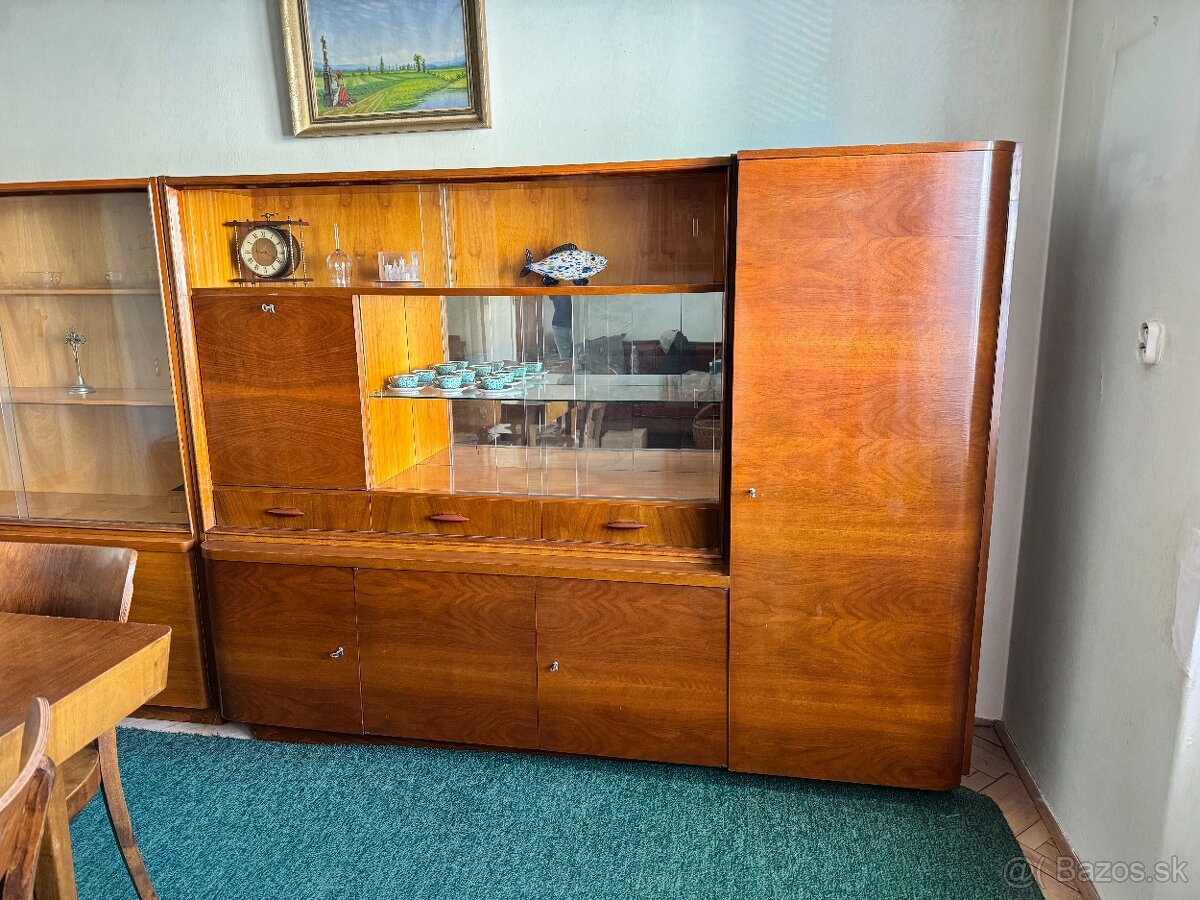 Skrine, knižnica a stoly - 2