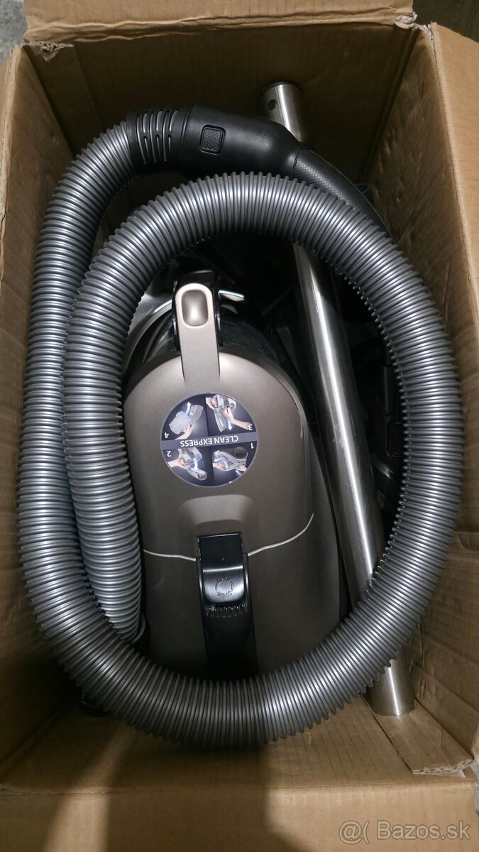 Predam vysavač Rowenta Compact Power Cyclonic - 2